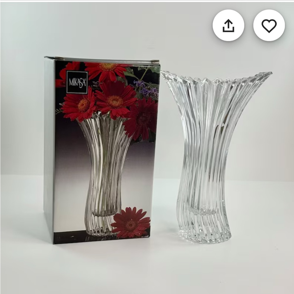Mikasa Diamond Fire vase new with tags
8.25” Height